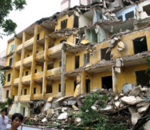 Tháo dỡ, phá bỏ nhà, công trình xây dựng